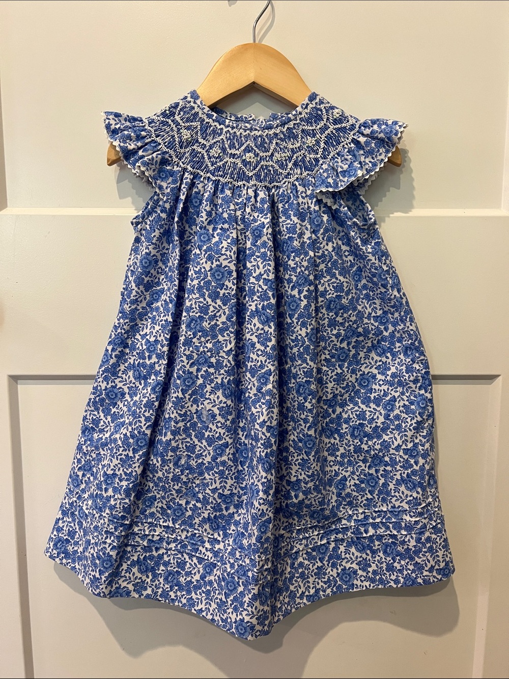 Anavini Blue & White Floral Smocked Ruffle Dress